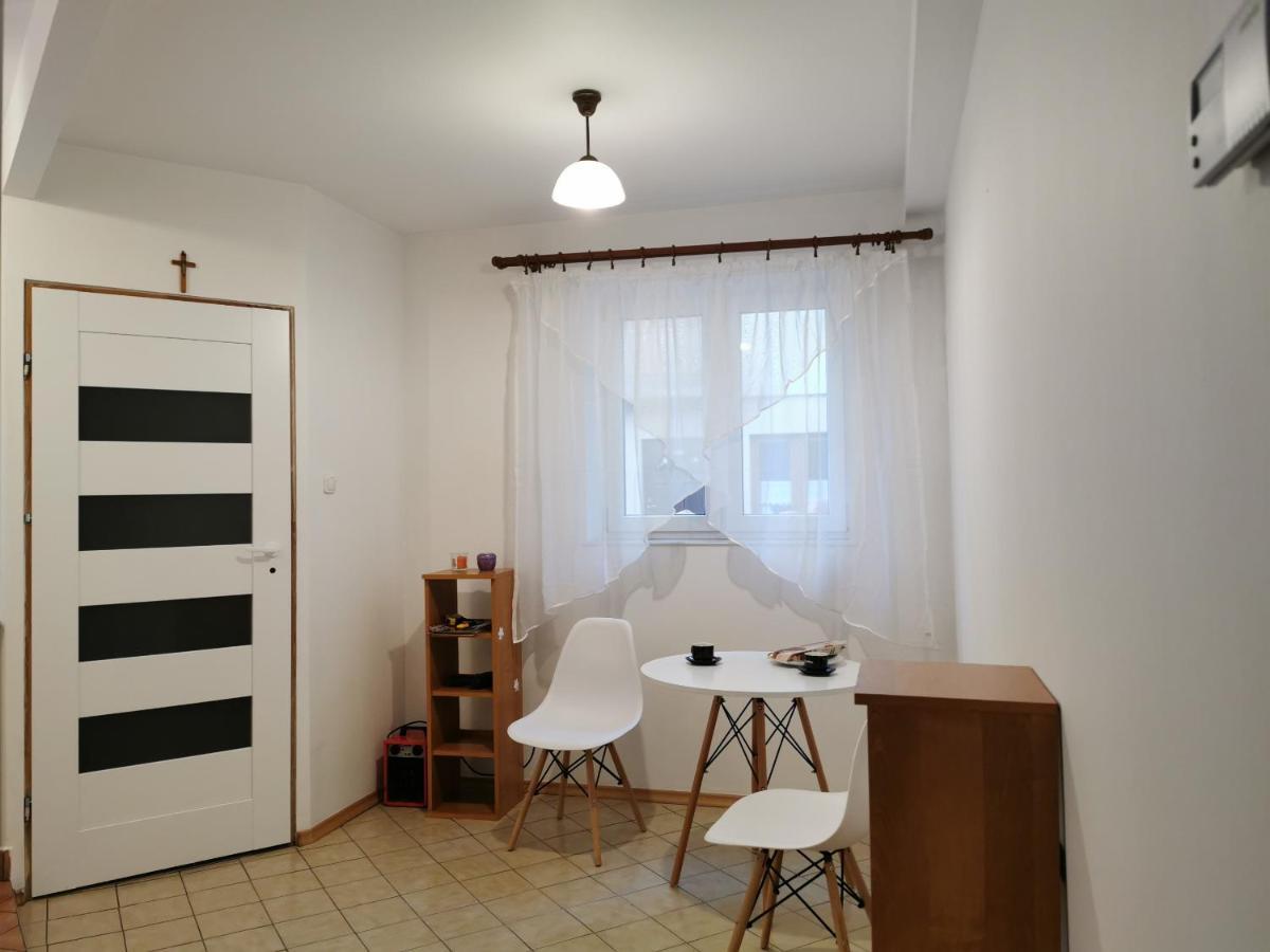 White Apartment Jablonna  ภายนอก รูปภาพ